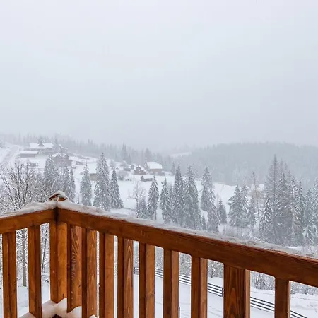 Rich Oak - з відкритим панорамний басейном Hotel