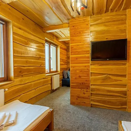 Rich Oak - з відкритим панорамний басейном *