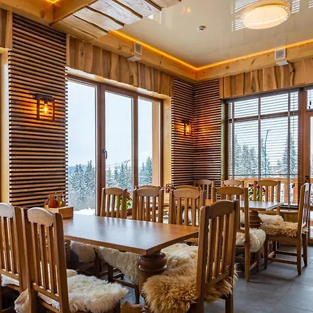 Rich Oak - з відкритим панорамний басейном 酒店