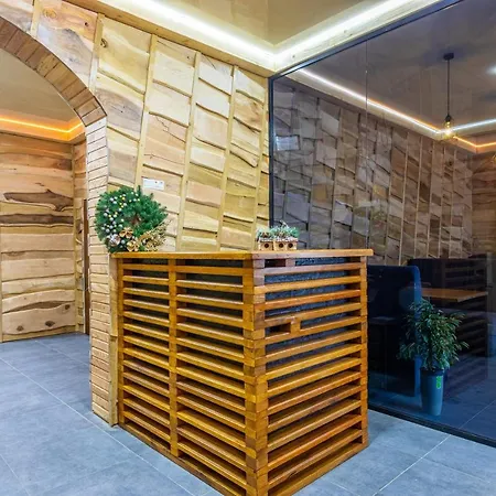 Rich Oak - з відкритим панорамний басейном