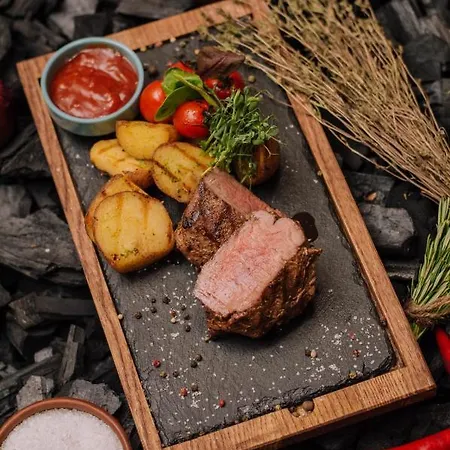 Rich Oak - з відкритим панорамний басейном * Jablunyzja