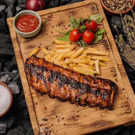 Rich Oak - з відкритим панорамний басейном Hotel *