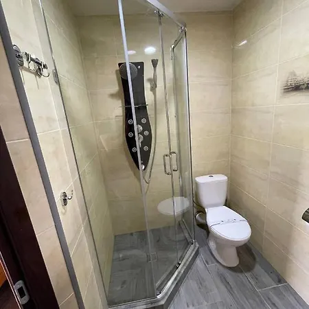 Rich Oak - з відкритим панорамний басейном Hotel *