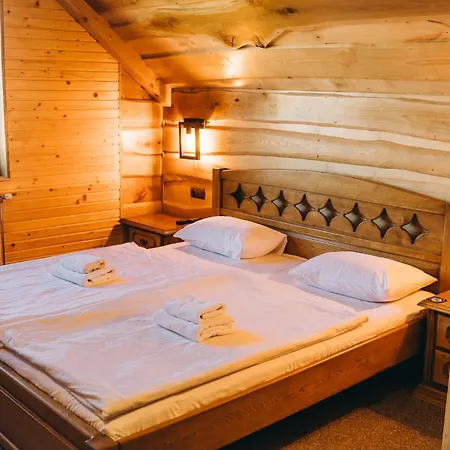 Rich Oak - з відкритим панорамний басейном Hotel Jablunyzja