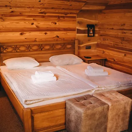 Hotel Rich Oak - з відкритим панорамний басейном Jablunyzja