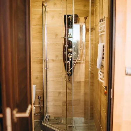 Rich Oak - з відкритим панорамний басейном 亚布卢尼齐亚