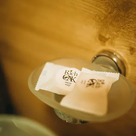 Rich Oak - з відкритим панорамний басейном Hotel