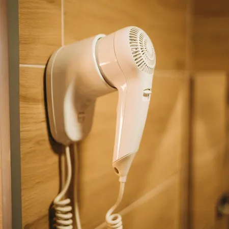 酒店 Rich Oak - з відкритим панорамний басейном