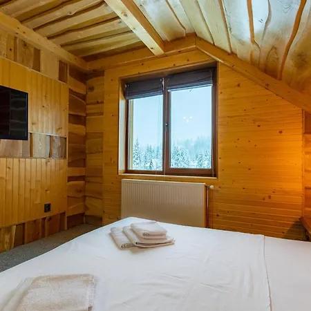 Hotel Rich Oak - з відкритим панорамний басейном Yablunytsya