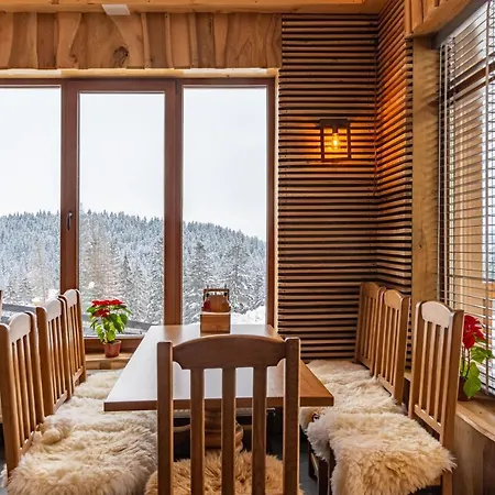 Rich Oak - з відкритим панорамний басейном