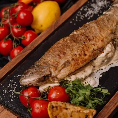 Rich Oak - з відкритим панорамний басейном