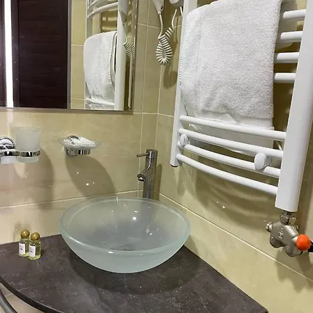 Rich Oak - з відкритим панорамний басейном * יבלוניצה