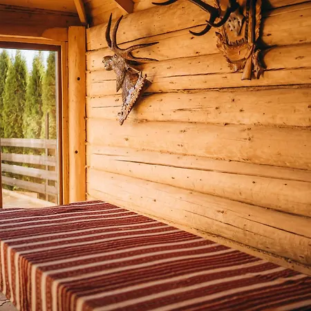 Hotel Rich Oak - з відкритим панорамний басейном Yablunytsya