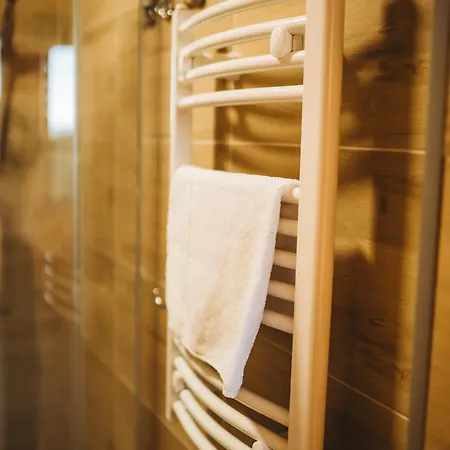 Rich Oak - з відкритим панорамний басейном *