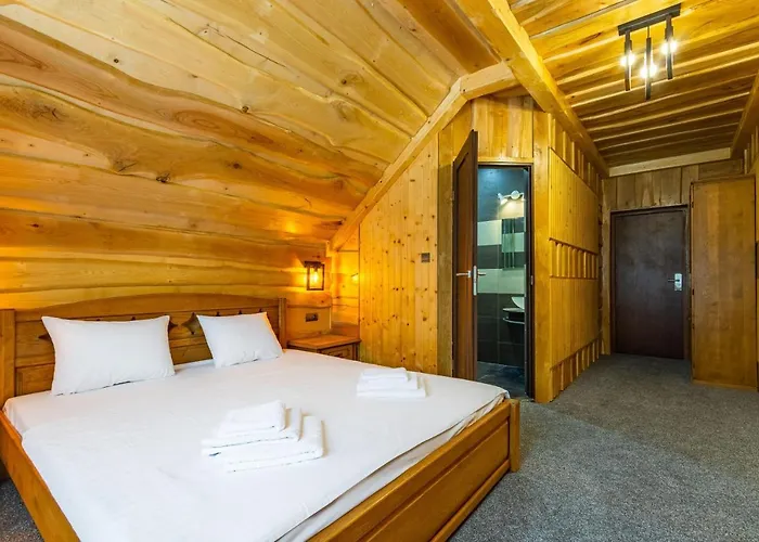 Rich Oak - з відкритим панорамний басейном Otel Yablunytsia