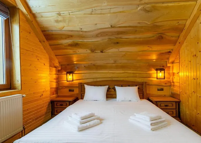 Rich Oak - з відкритим панорамний басейном Otel