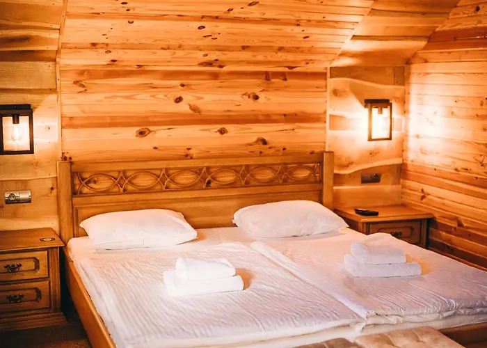 Rich Oak - з відкритим панорамний басейном Otel