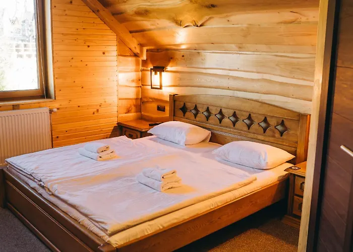 Rich Oak - з відкритим панорамний басейном Otel Yablunytsia