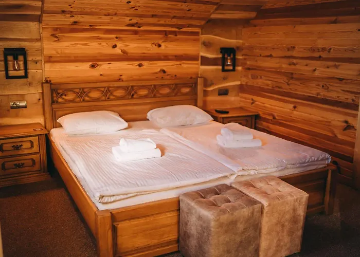 Otel Rich Oak - з відкритим панорамний басейном Yablunytsia